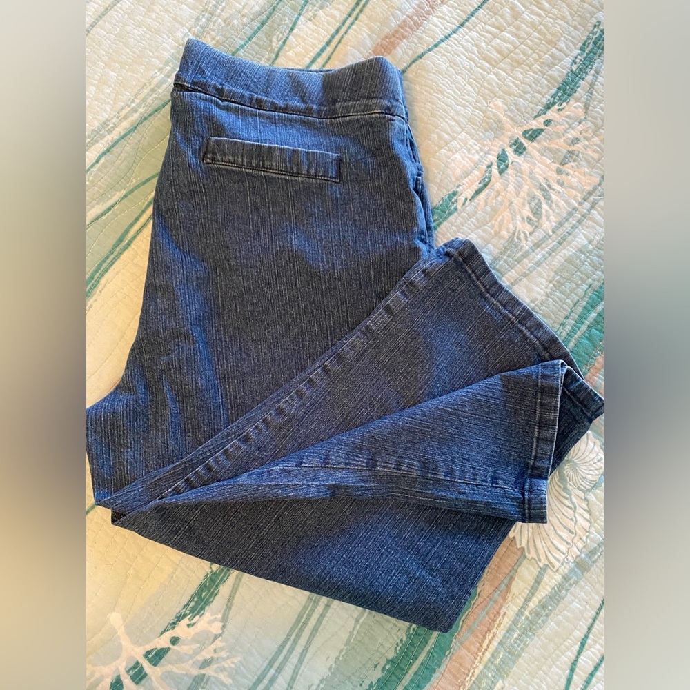 Stylish Chic brand Blue Denim capris Jeans size 12